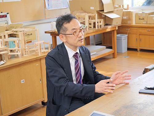 インタビューを受ける森下先生